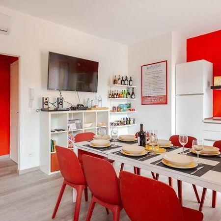 Boutique Apartment Family Чиуси Экстерьер фото